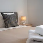 Sunny Hill With Rooftop Pool Apartament *