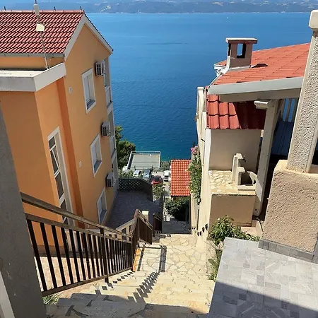 Sunny Hill With Rooftop Pool *