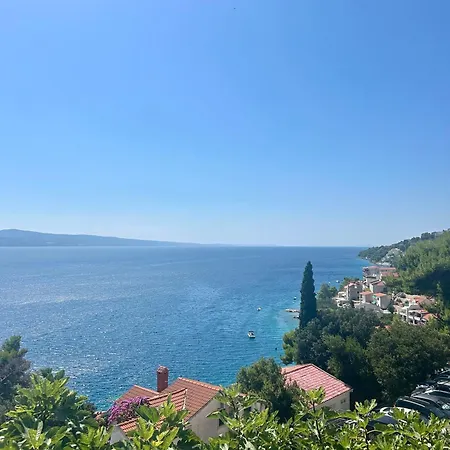 Sunny Hill With Rooftop Pool Apartment *