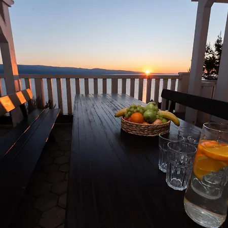 Sunny Hill With Rooftop Pool